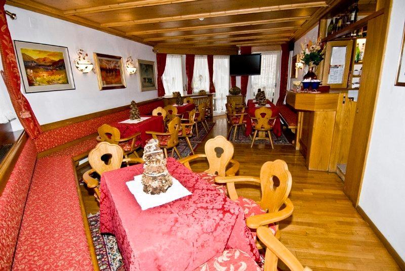Hotel Olimpia Cortina d'Ampezzo Ngoại thất bức ảnh