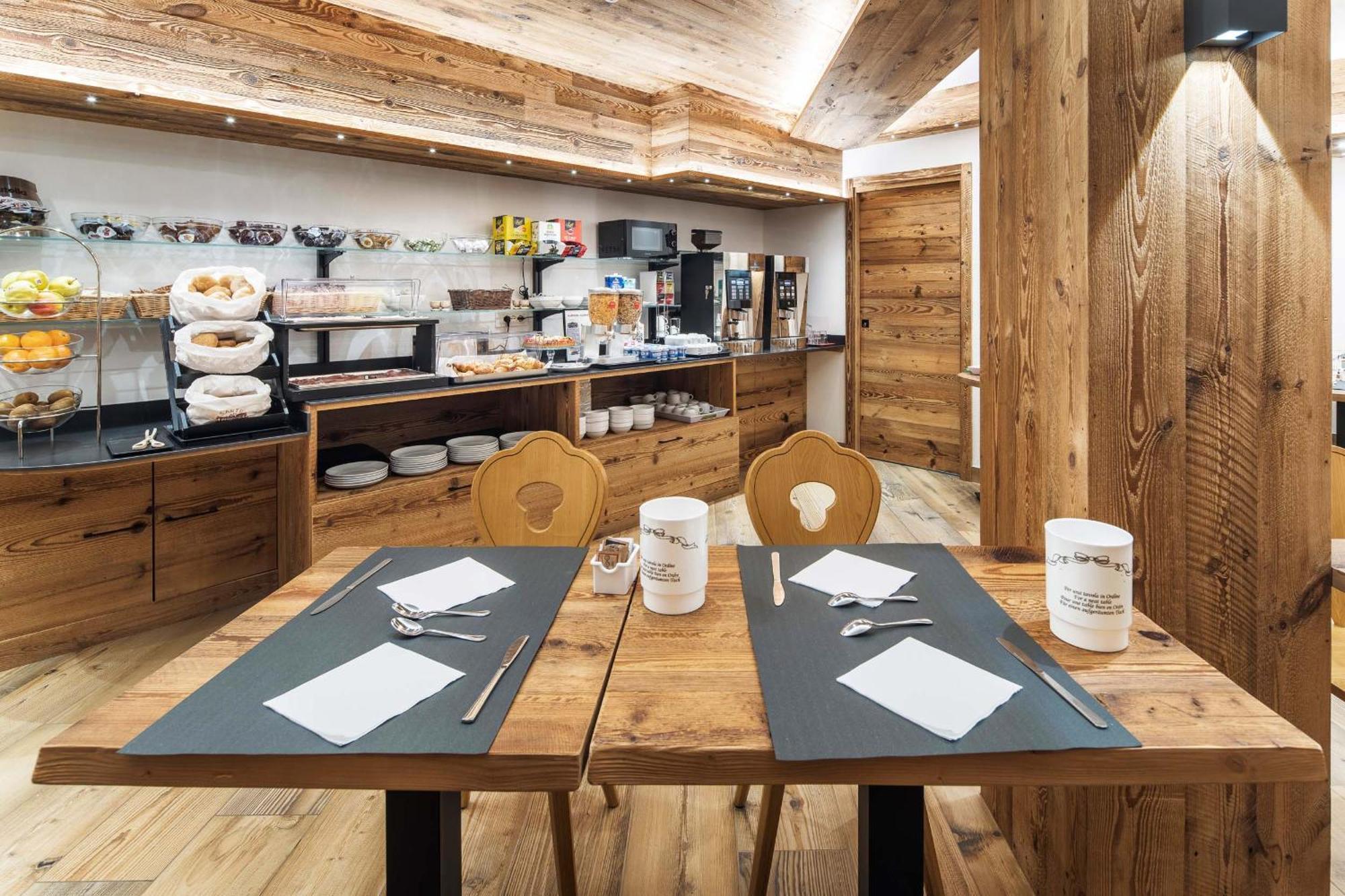 Hotel Olimpia Cortina d'Ampezzo Ngoại thất bức ảnh