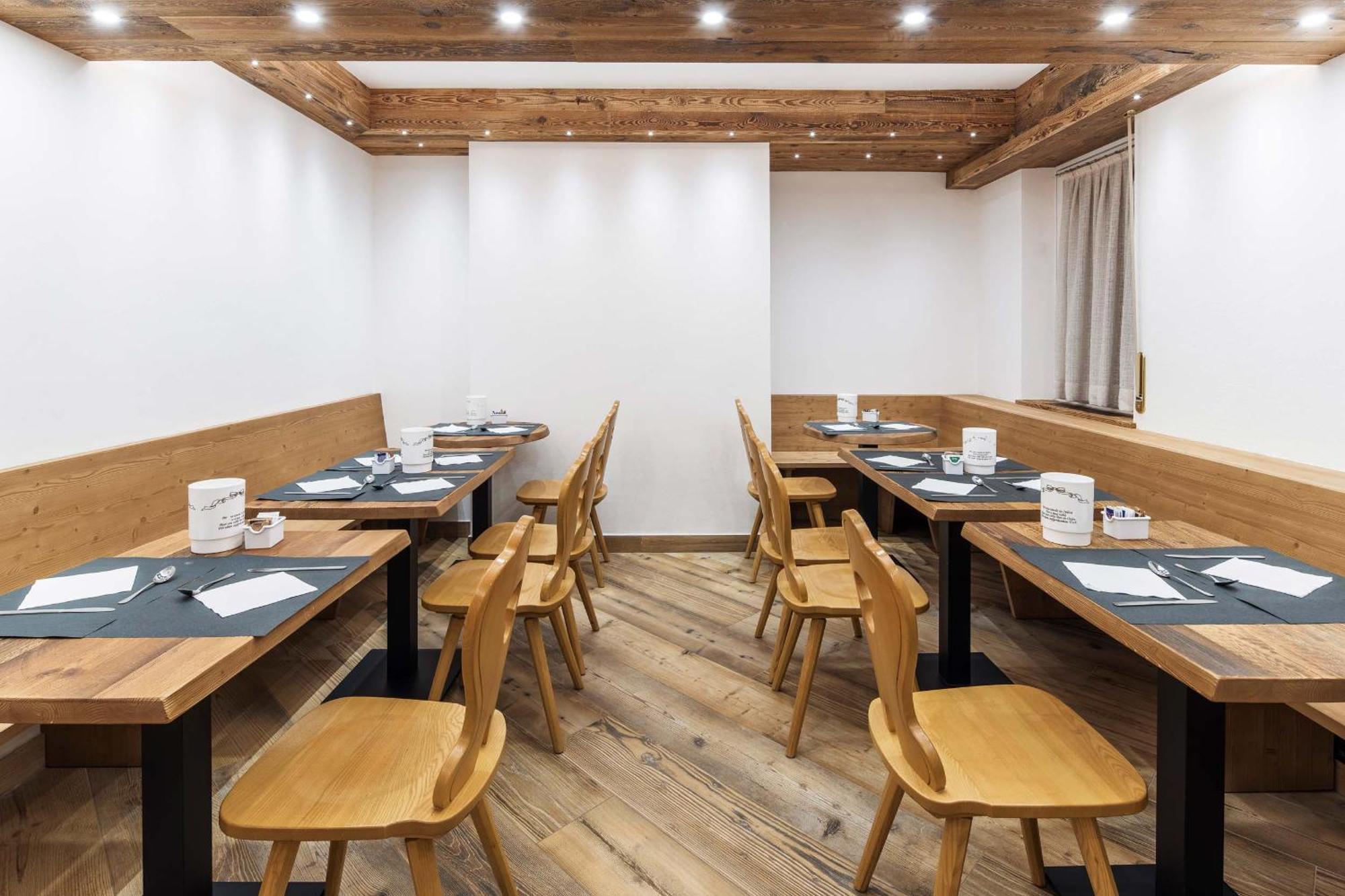 Hotel Olimpia Cortina d'Ampezzo Ngoại thất bức ảnh