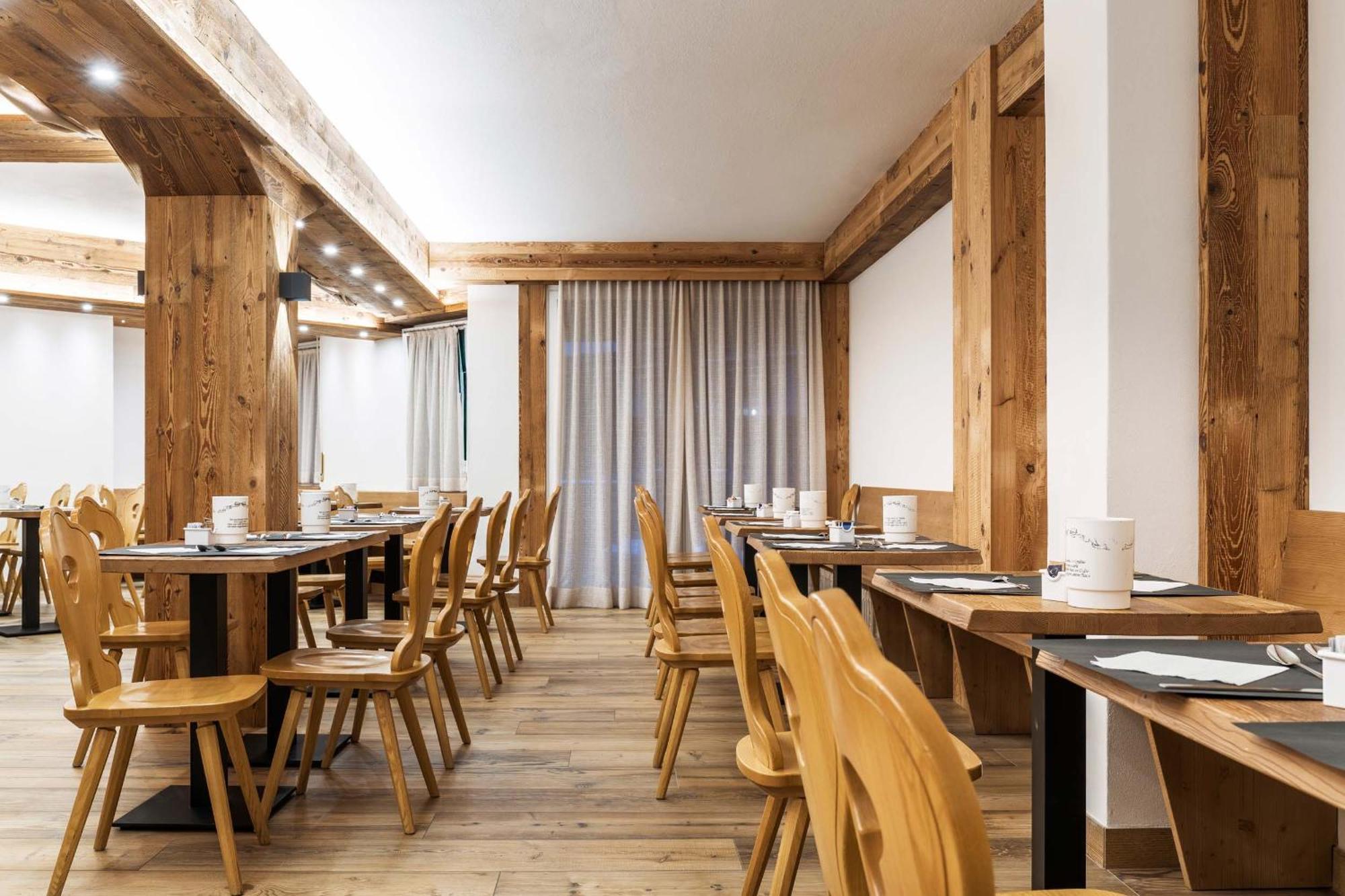 Hotel Olimpia Cortina d'Ampezzo Ngoại thất bức ảnh