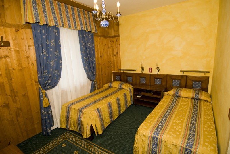 Hotel Olimpia Cortina d'Ampezzo Ngoại thất bức ảnh