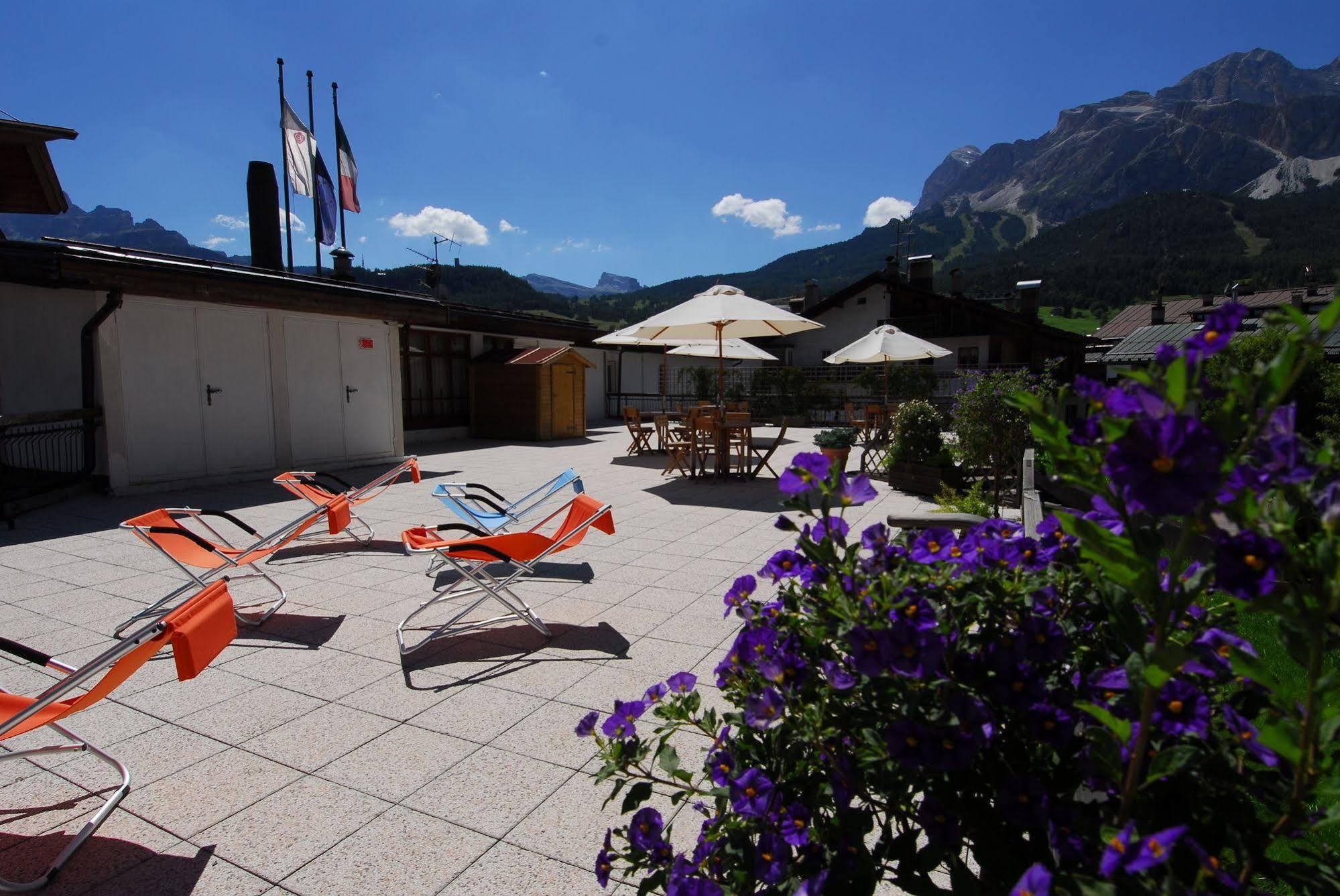 Hotel Olimpia Cortina d'Ampezzo Ngoại thất bức ảnh