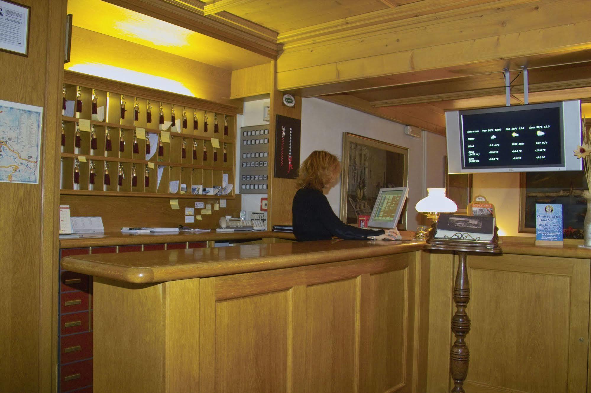 Hotel Olimpia Cortina d'Ampezzo Ngoại thất bức ảnh